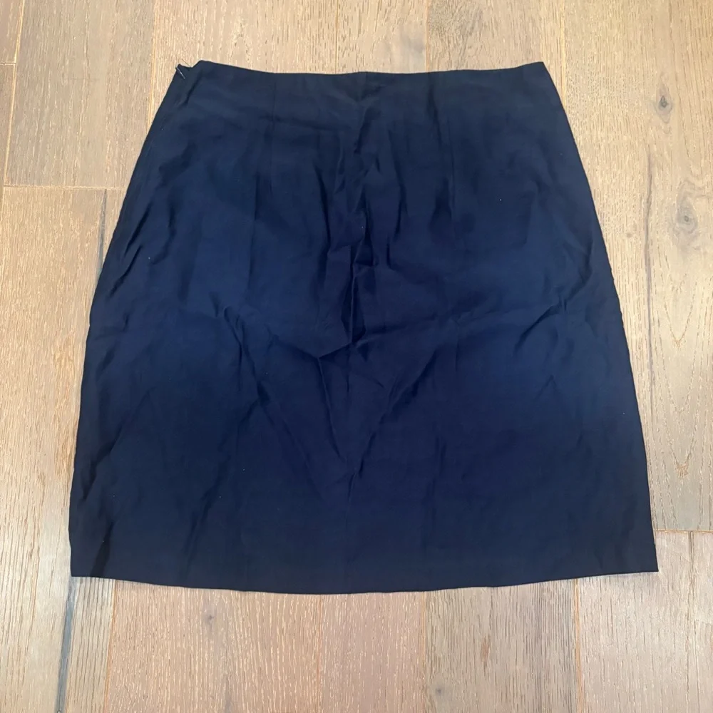 Ann Taylor Factory Navy Skirt size 10 w/ Buttons Rayon EUC